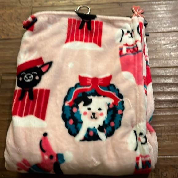 Betsey Johnson Other - Betsey Johnson Holiday Dogs Pink/Red Christmas Ultra Soft Plush Throw